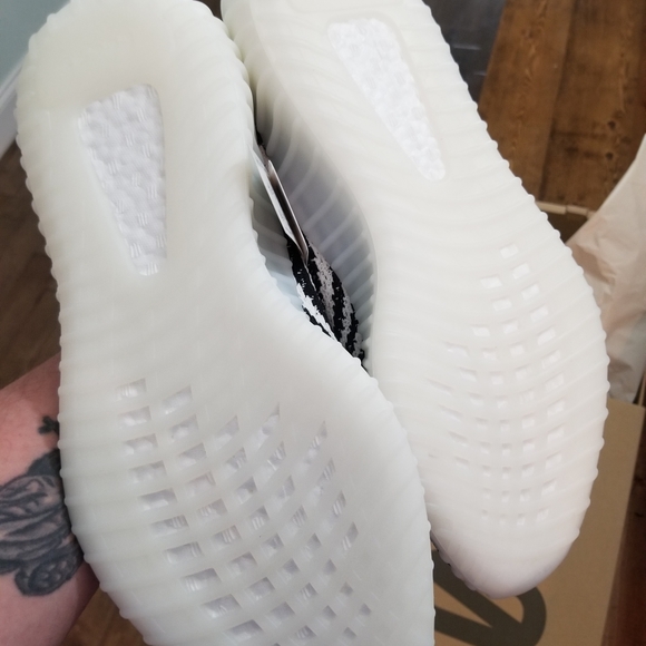 Yeezy Boost 350 V2 "Zebra" Size 12 - Picture 5 of 7
